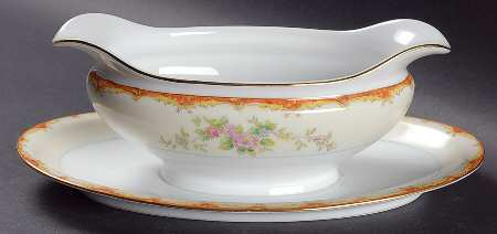 N949 Gravy Boat with Attached Underplate