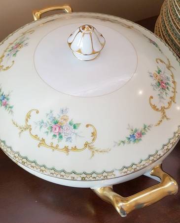 N956 Round Covered Vegetable