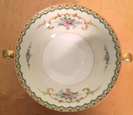 N956 Footed Cream Soup Bowl