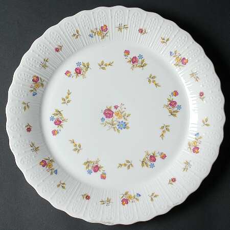 Dresden Flower 12" Chop Plate (Round Platter)