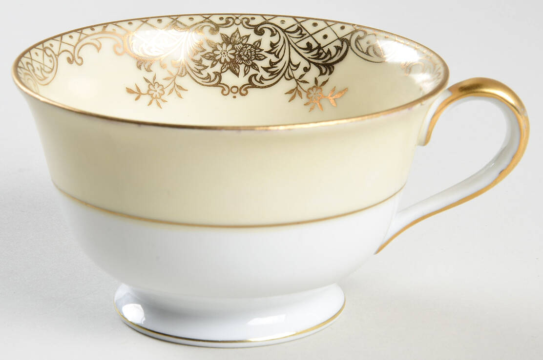N973 Footed Cup