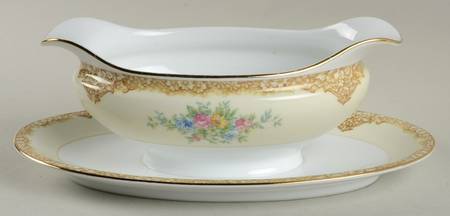 N995 Gravy Boat with Attached Underplate