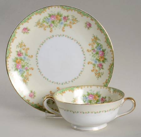 N997 Footed Cream Soup Bowl & Saucer Set