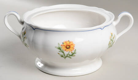 Sonoma Trellis Round Vegetable No Lid