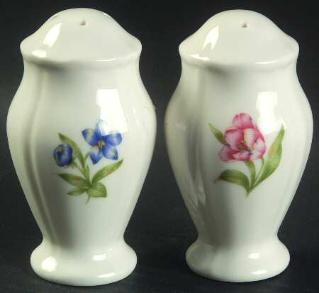 Sonoma Trellis Salt & Pepper Set