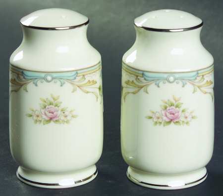 Donovan Salt & Pepper Set