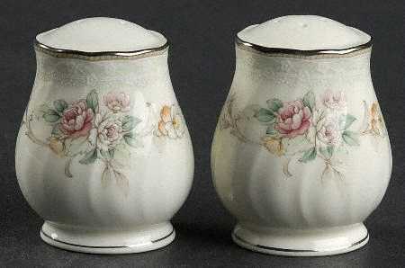 Norwalk Salt & Pepper Set
