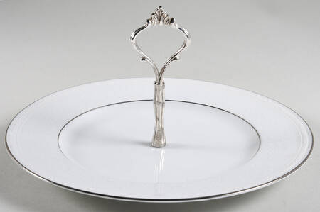 Whitecliff Platinum Round Serving Plate with Handle (DP)