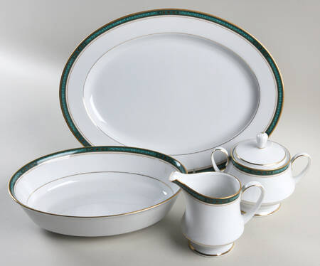 Greens Court 5 Piece Hostess Set