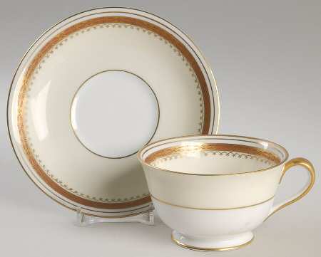 Gerlada Footed Cup & Saucer Set