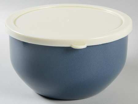 Colorwave Blue 6 7/8" Metal Bowl W/Plastic Lid