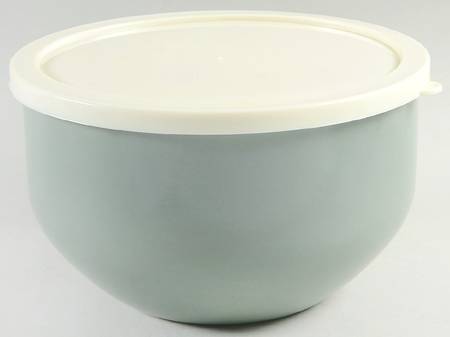 Colorwave Gray 7 3/4" Metal Bowl W/Plastic Lid