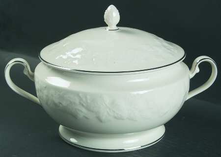 Halls of Ivy Platinum Round Covered Vegetable