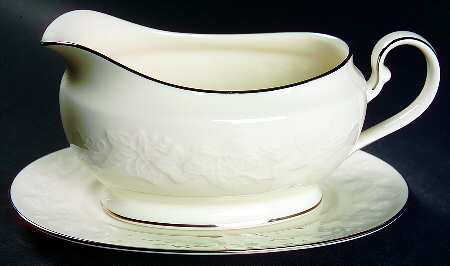 Halls of Ivy Platinum Gravy Boat & Underplate (Relish/Butter)