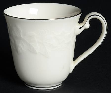 Halls of Ivy Platinum Mug