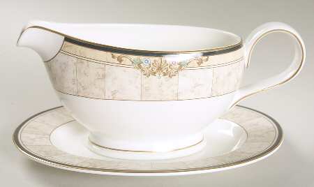 Loretto Gravy Boat & Underplate (Relish/Butter)