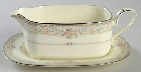 Newcastle Gravy Boat & Underplate (Relish/Butter)