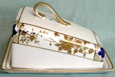 N4615 Cheese Dish with Lid (Wedge)
