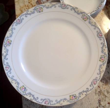 N1045 Dinner Plate
