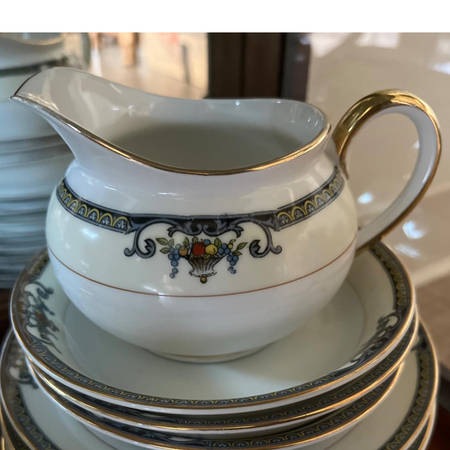 N1062 Creamer