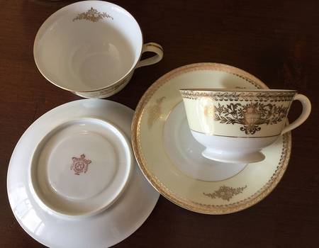 N1065 Footed Cup & Saucer Set