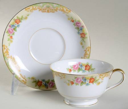 N1081 Footed Cup & Saucer Set