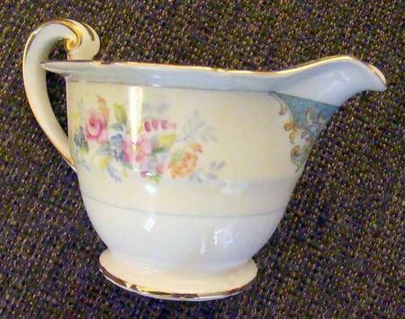 N1084 Creamer