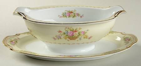 N1088 Gravy Boat with Attached Underplate