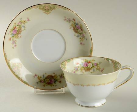 N1088 Footed Cup & Saucer Set