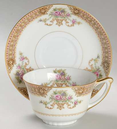 Catalina Footed Cup & Saucer Set