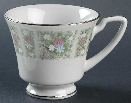 Jasmine Footed Cup