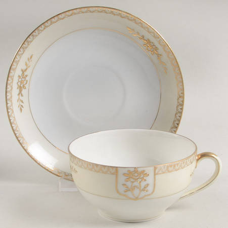 N1097 Flat Cup & Saucer Set