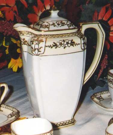 N1097 Chocolate Pot & Lid