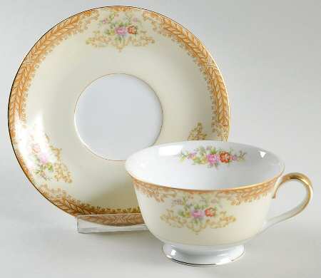N1101 Footed Cup & Saucer Set