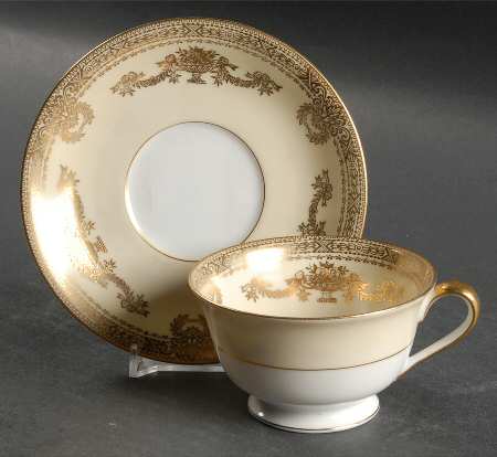 Goldana Footed Cup & Saucer Set