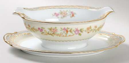 Goyel-Goyen Gravy Boat with Attached Underplate