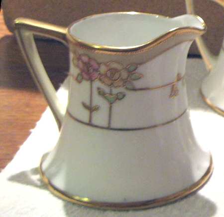 N1141 Creamer