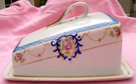 N1144 Cheese Dish with Lid (Wedge)