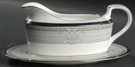 Madison Court Gravy Boat & Underplate (Relish/Butter)