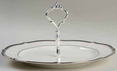 Gilded Platinum Round Serving Plate with Handle (DP)