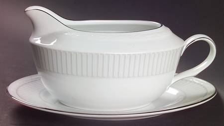 Sheridan Platinum Gravy Boat & Underplate (Relish/Butter)