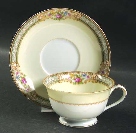 Lynbrook (4724 & NO #) Footed Cup & Saucer Set