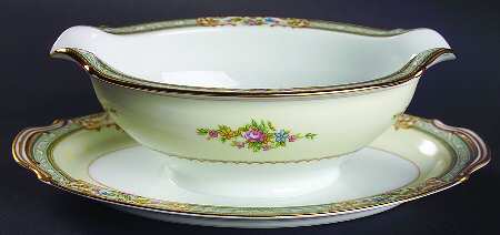 Lynbrook (4724 & NO #) Gravy Boat with Attached Underplate