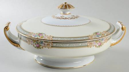 Lynbrook (4724 & NO #) Round Covered Vegetable