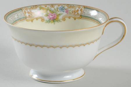 Lynbrook (4724 & NO #) Footed Cup