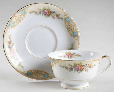 N561cr Footed Cup & Saucer Set