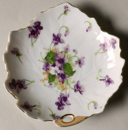Sweet Violets Leaf Shaped Dish