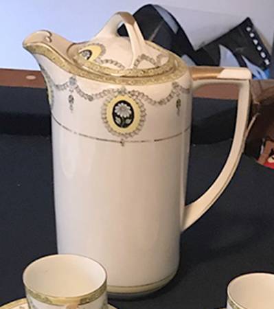 N1179 Chocolate Pot & Lid