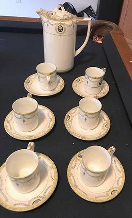 N1179 Chocolate Cup & Saucer Set