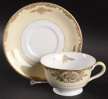 N1181 Footed Cup & Saucer Set